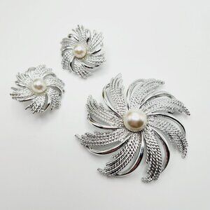 Sarah Coventry Vintage Pearl Swirl Floral Silver Tone Brooch & Earrings Set